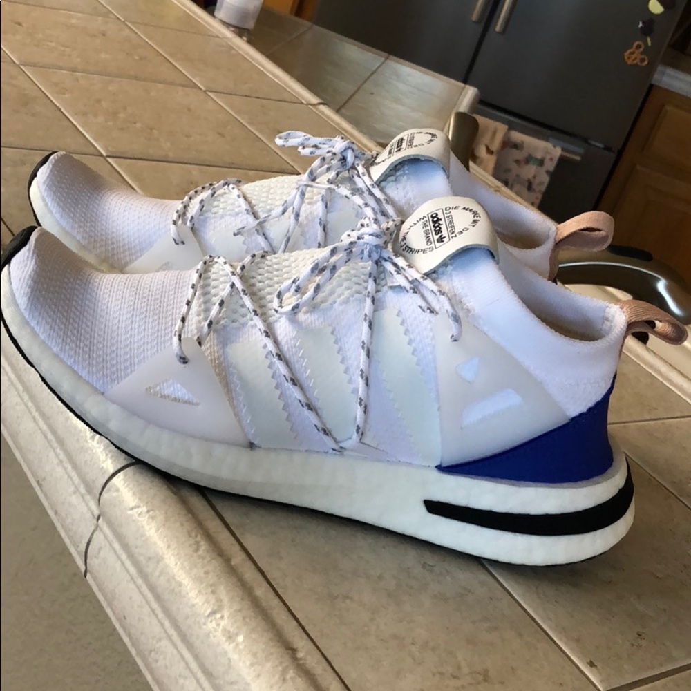 Brand New without tags Adidas Arkyn Knit  Size 9